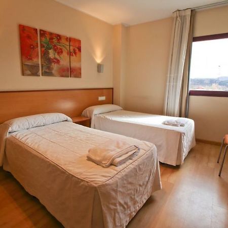 Hostal Restaurante Taracena Yunquera de Henares Buitenkant foto