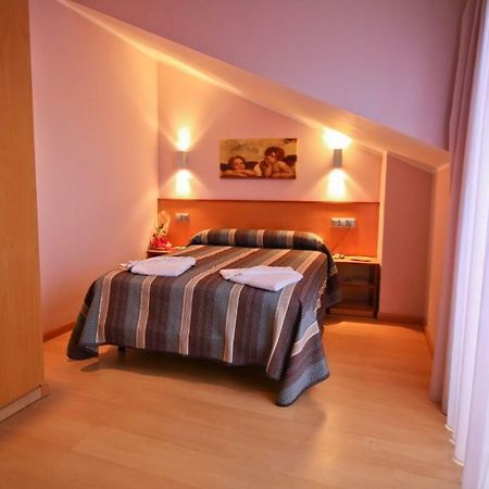 Hostal Restaurante Taracena Yunquera de Henares Buitenkant foto
