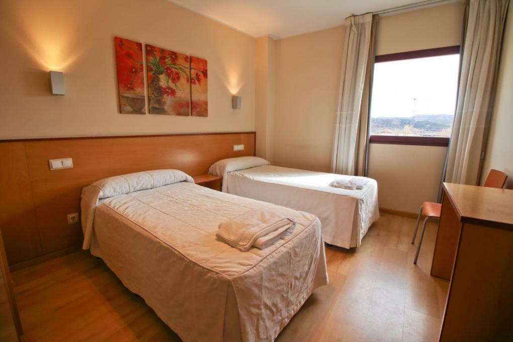 Hostal Restaurante Taracena Yunquera de Henares Buitenkant foto