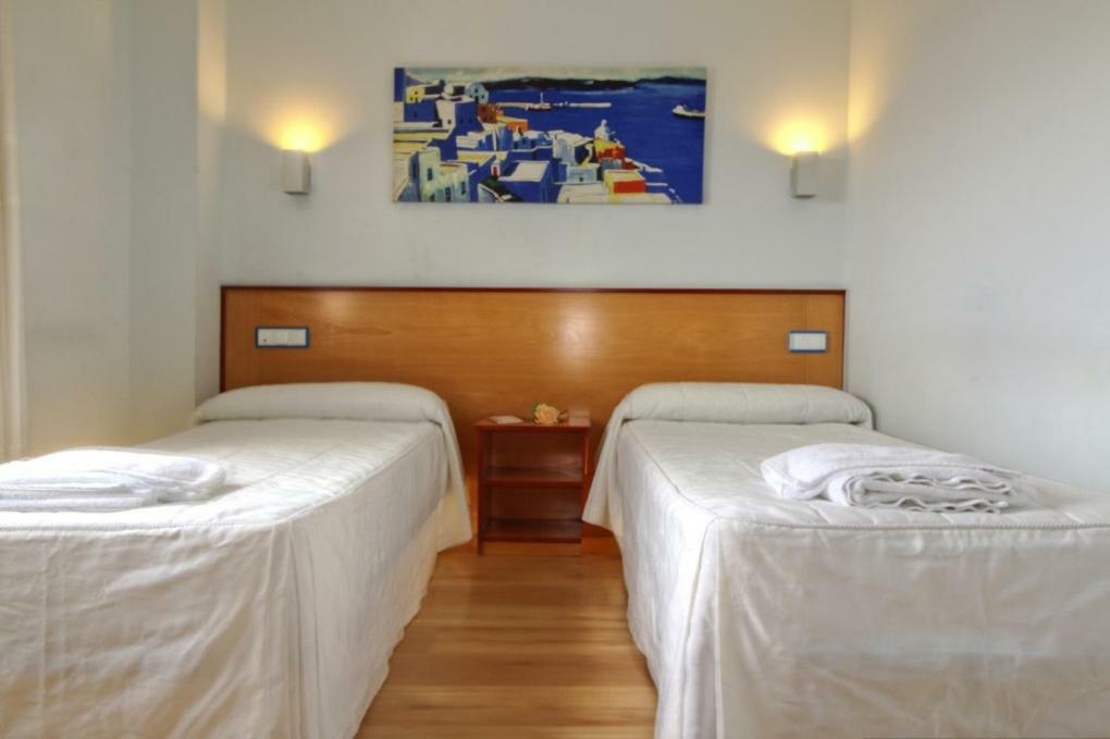 Hostal Restaurante Taracena Yunquera de Henares Buitenkant foto